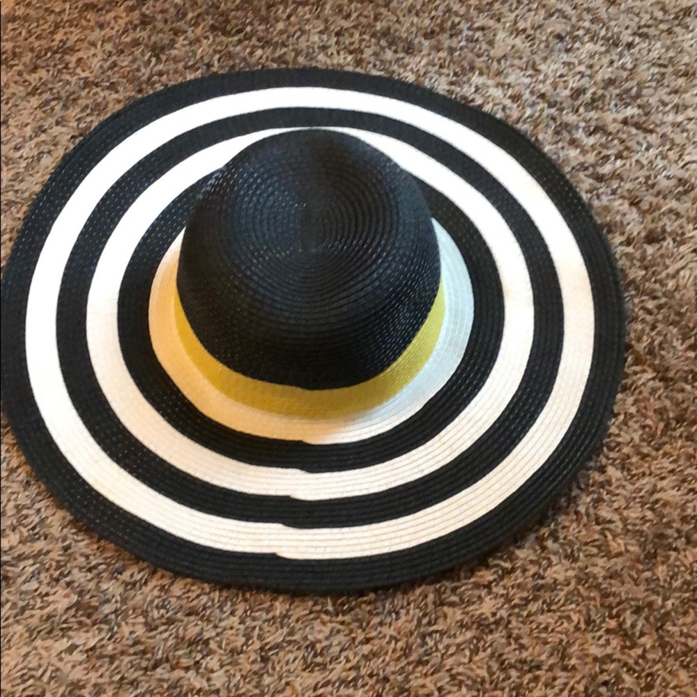 Floppy hat